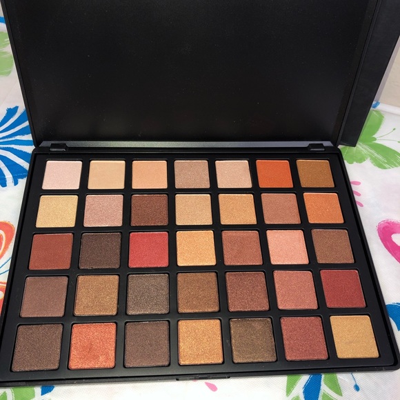 Beauty Creations Other - Beauty Creations 35 Pro Eyeshadow Palette Beauty Creations Other - Beauty Creations 35 Pro Eyeshadow Palette